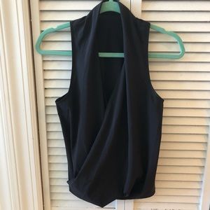 Lululemon black top